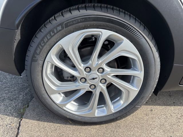 2027 Chevrolet Bolt LT - Photo 12