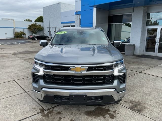 2025 Chevrolet Silverado 1500 LT photo 2