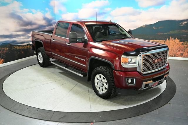 2015 GMC Sierra 4WD Crew Cab Short Box's photo