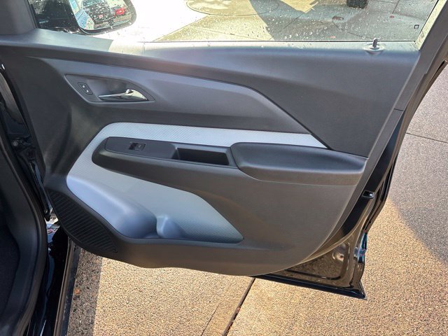 2027 Chevrolet Bolt RS - Photo 38