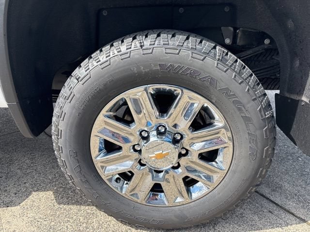 2026 Chevrolet Silverado 3500HD High Country - Photo 13
