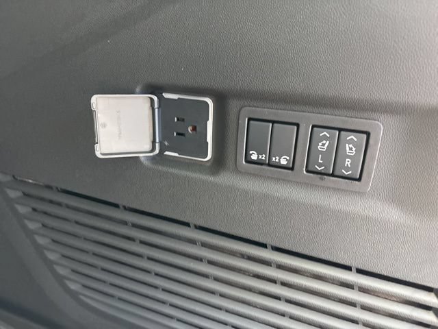 2026 Chevrolet Suburban Premier - Photo 43