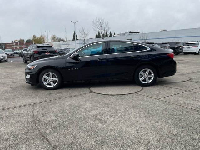 2024 Chevrolet Malibu 1LT photo 3