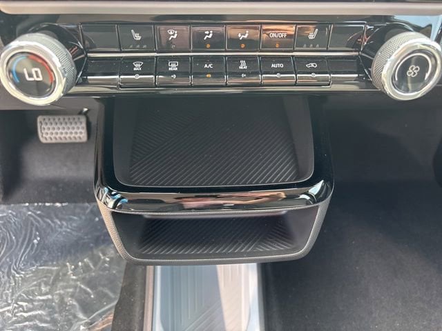2027 Chevrolet Bolt LT - Photo 17