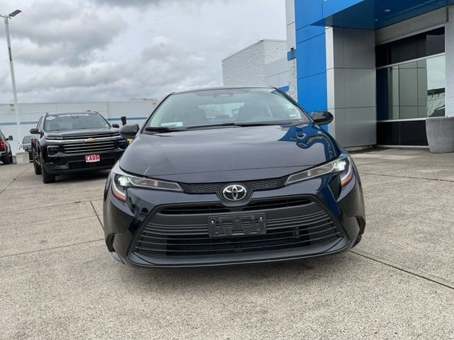 Used 2023 Toyota Corolla LE with VIN 5YFB4MDE7PP062912 for sale in Northfield, Minnesota