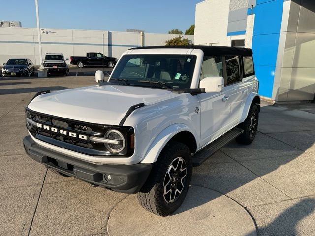 2022 Ford Bronco Outer Banks photo 3