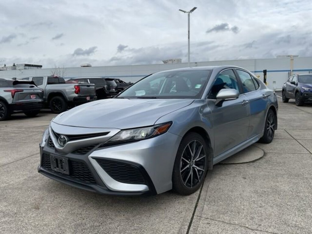 Used 2024 Toyota Camry SE Sedan