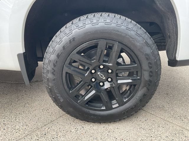 2025 Chevrolet Silverado 1500 Custom - Photo 14