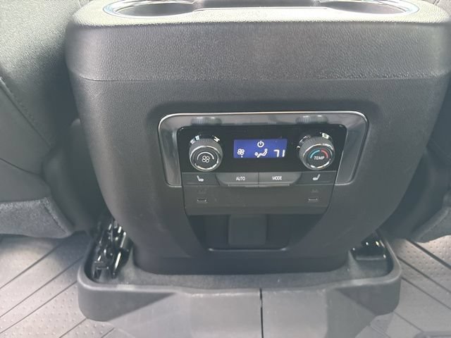 2026 Chevrolet Suburban Premier - Photo 21