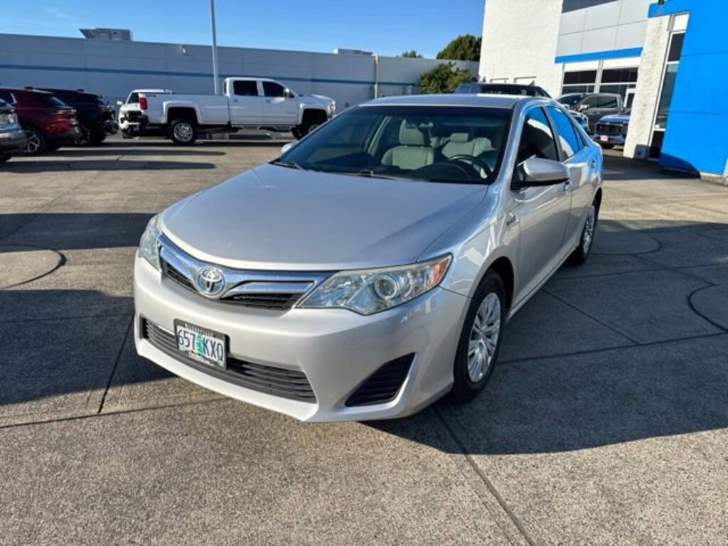 Used 2013 Toyota Camry Hybrid LE Sedan