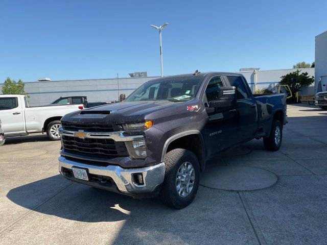 2024 Chevrolet Silverado 3500HD LT photo 3