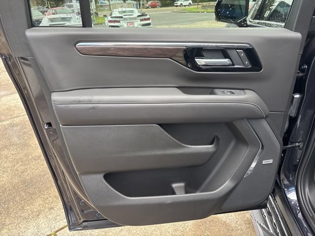 2026 Chevrolet Suburban Premier - Photo 35