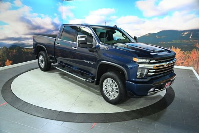 2022 Chevrolet Silverado HD High Country's photo