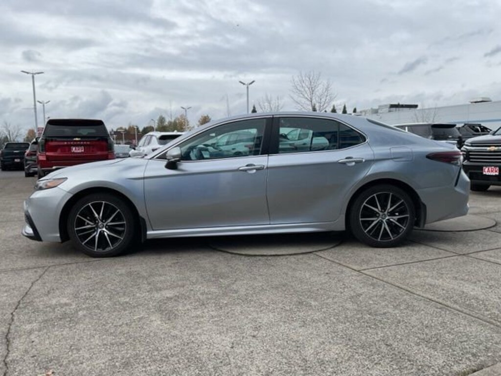 Used 2024 Toyota Camry SE Sedan