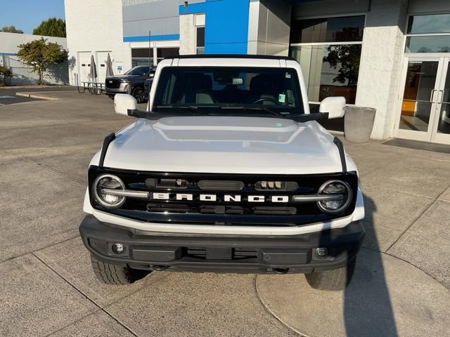 2022 Ford Bronco Outer Banks photo 2