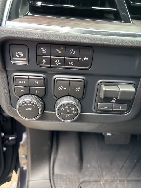 2026 Chevrolet Suburban Premier - Photo 23