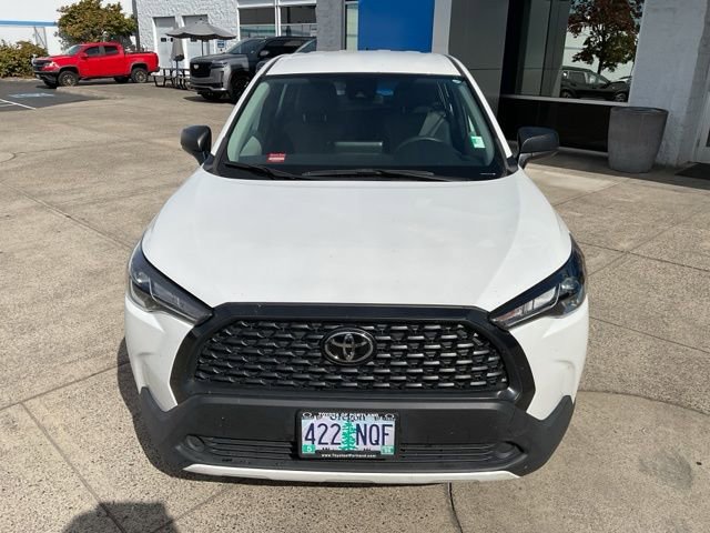 2022 Toyota Corolla Cross L photo 2