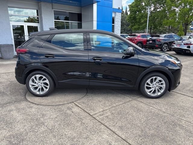2027 Chevrolet Bolt LT - Photo 9