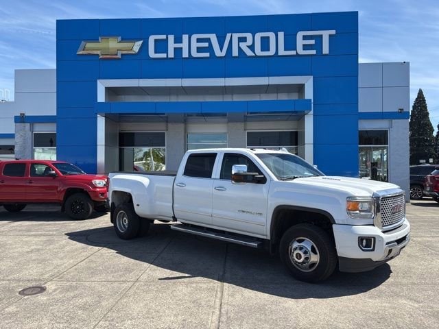 2016 GMC Sierra 4WD Crew Cab Long Box Denali's photo