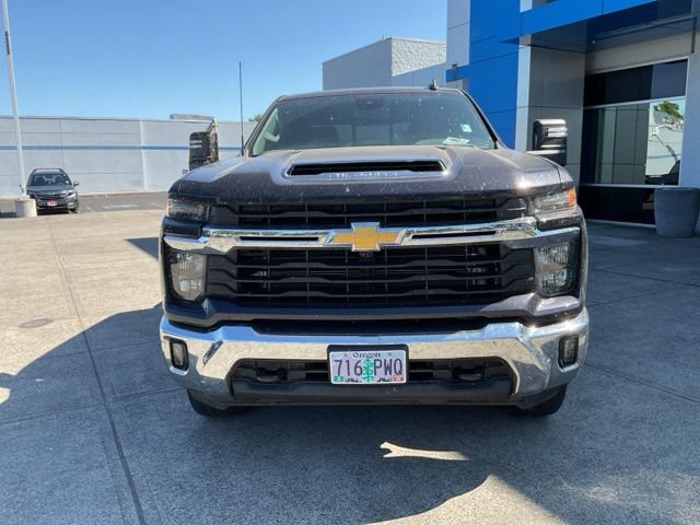 2024 Chevrolet Silverado 3500HD LT photo 2