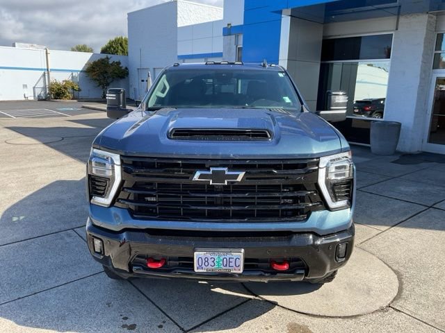 2025 Chevrolet Silverado 3500HD LT photo 2