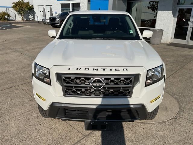2022 Nissan Frontier SV photo 2