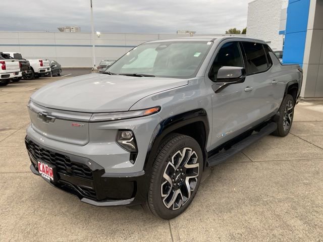 2025 Chevrolet Silverado EV RST photo 4