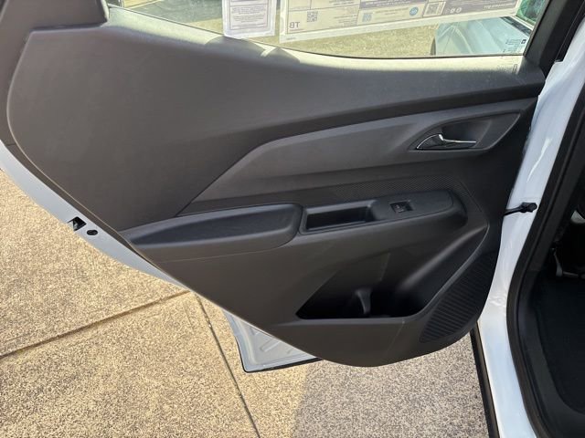 2027 Chevrolet Bolt LT - Photo 31