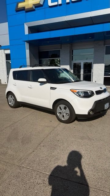Used 2016 Kia Soul Base with VIN KNDJN2A29G7392379 for sale in Beaverton, OR