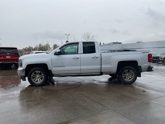 2017 Chevrolet Silverado 1500 LT photo 3