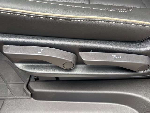 2026 Chevrolet Suburban Premier - Photo 36