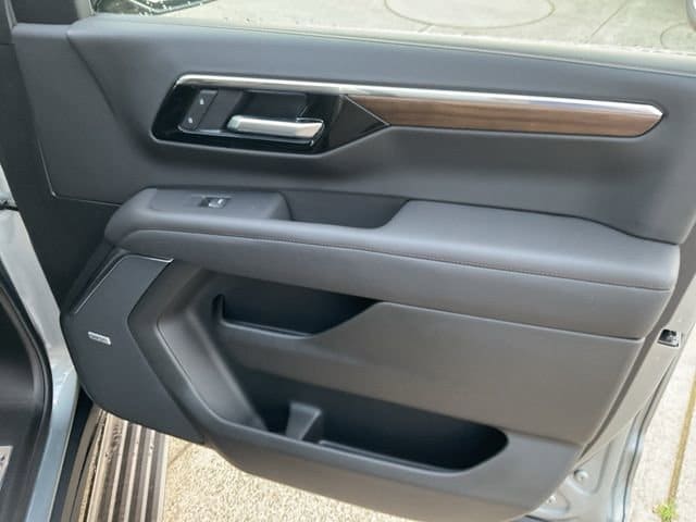 2026 Chevrolet Suburban High Country - Photo 31