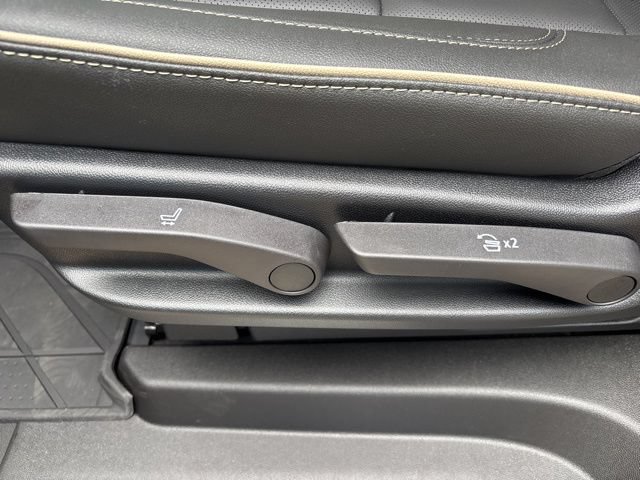 2026 Chevrolet Suburban Premier - Photo 36