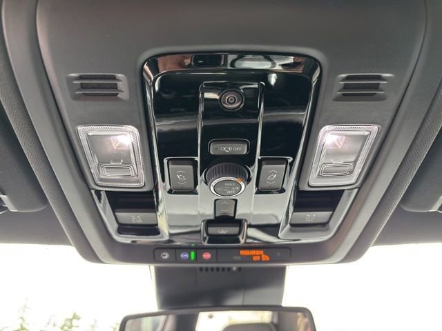 2026 Chevrolet Suburban Premier - Photo 29