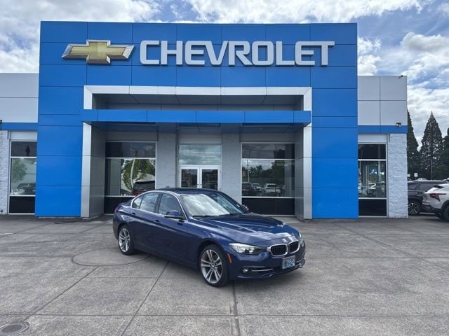 2017 BMW 3 Series 330i Sedan's photo