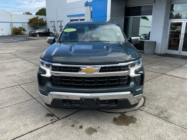 2025 Chevrolet Silverado 1500 LT photo 2