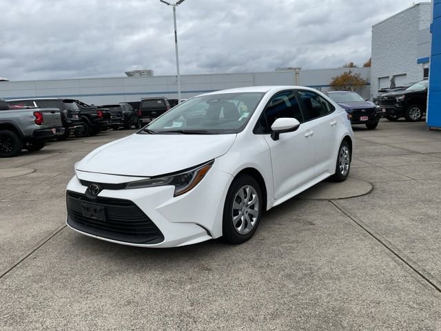 2023 Toyota Corolla LE photo 2