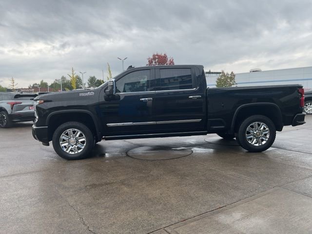 2024 Chevrolet Silverado 2500HD High Country photo 2