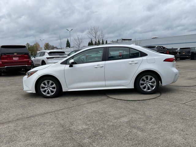2023 Toyota Corolla LE photo 3