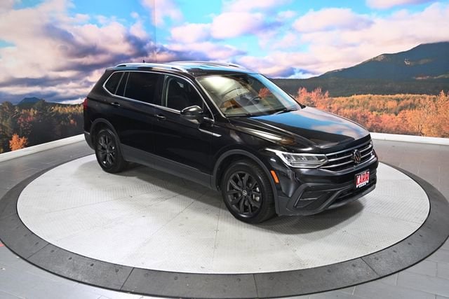 2024 Volkswagen Tiguan SE's photo