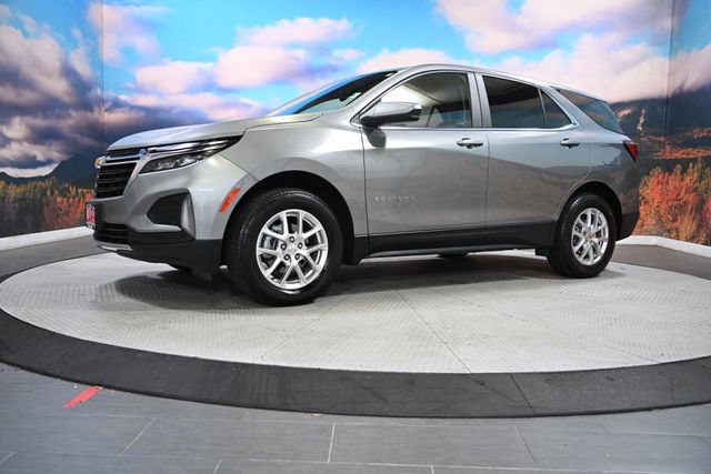 2024 Chevrolet Equinox LT photo 3