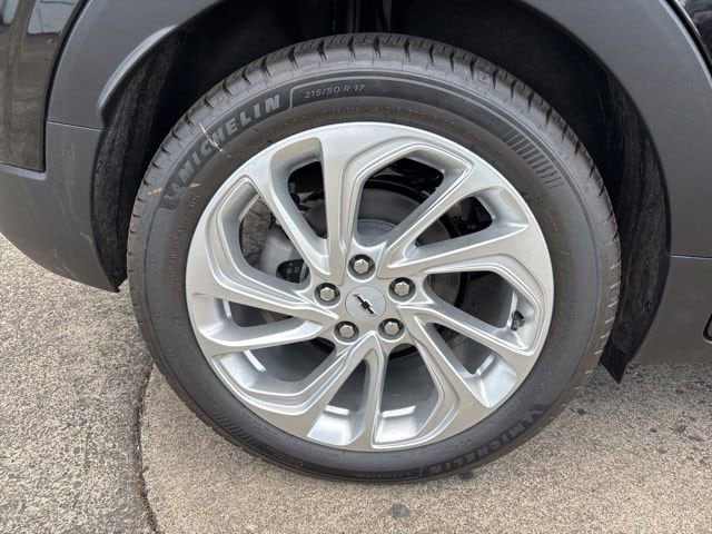 2027 Chevrolet Bolt LT - Photo 12