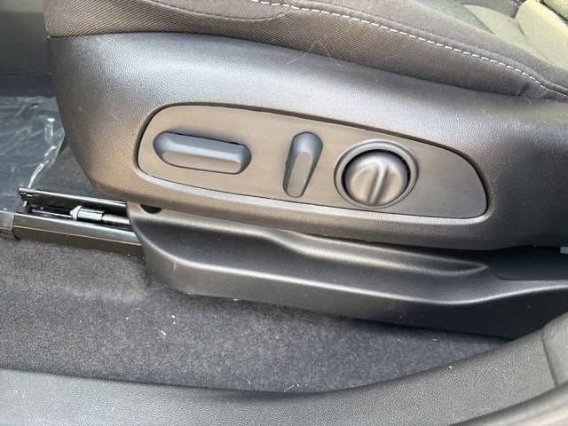 2027 Chevrolet Bolt LT - Photo 27