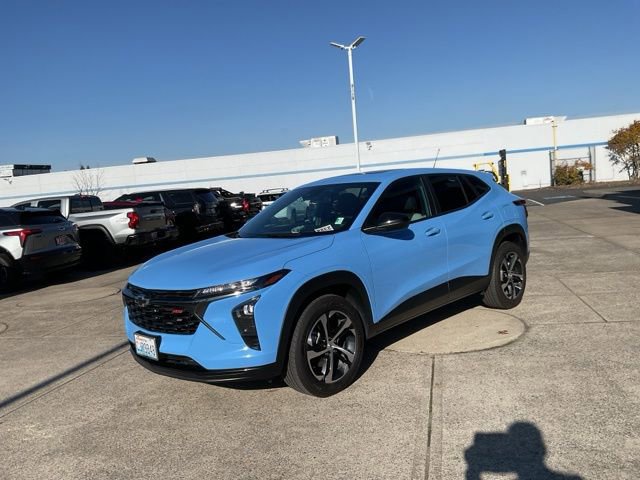 2024 Chevrolet Trax photo 2