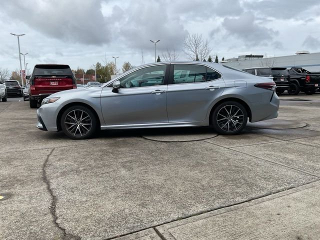 2024 Toyota Camry SE photo 3