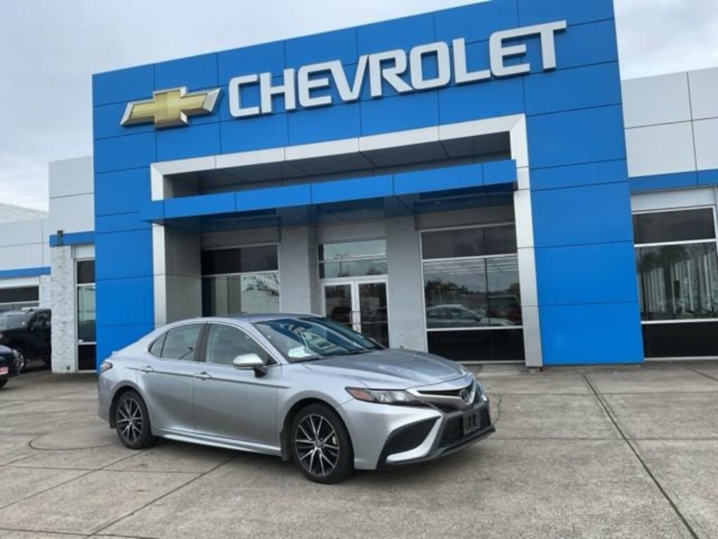 Used 2024 Toyota Camry SE Sedan