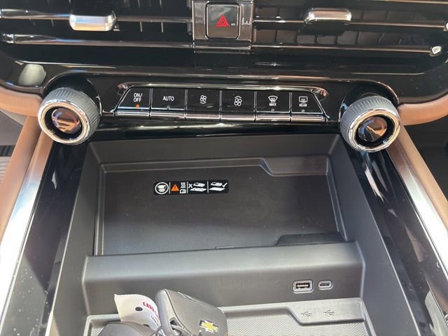 2026 Chevrolet Suburban High Country - Photo 18