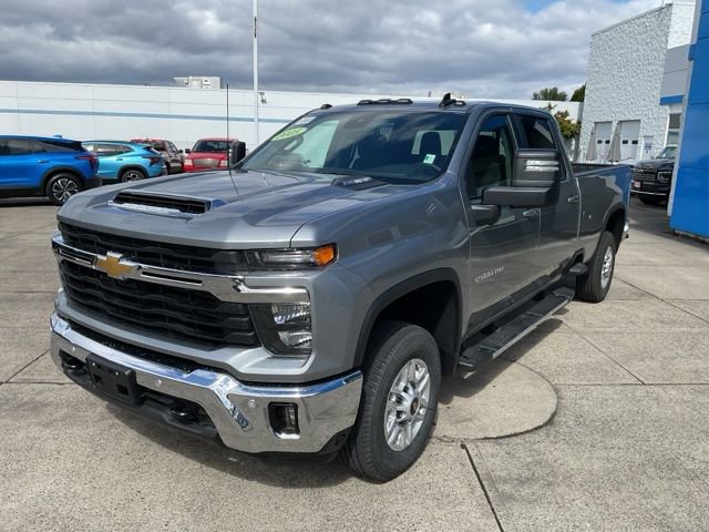 2025 Chevrolet Silverado 2500HD LT photo 4