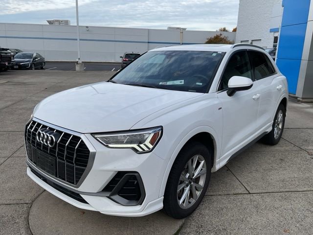 2023 Audi Q3 S line Premium photo 3