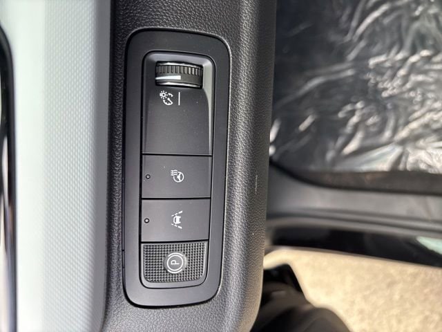 2027 Chevrolet Bolt LT - Photo 21